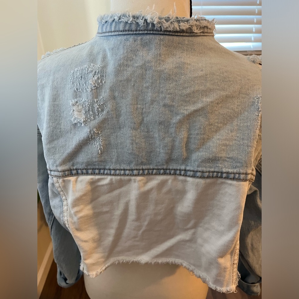 Cropped Colorblock Denim Jacket - Picture 5 of 6